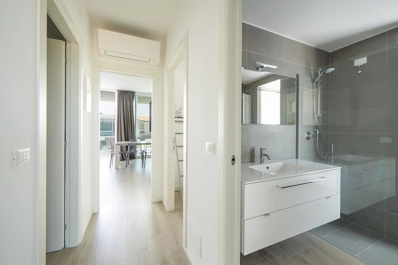 Palms Apartments Lido di Jesolo 0*,  Italy